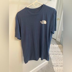 North face men’s t shirt like new size medium
